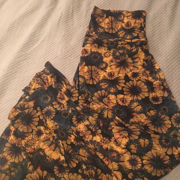 LuLaRoe Dresses & Skirts - Lularoe Maxi skirt sunflowers size large worn once